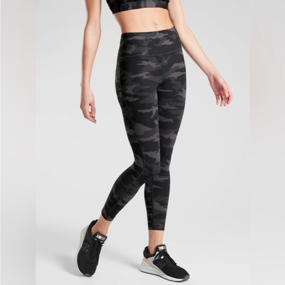 Athleta Ultimate Camo 7/8 Tights Leggings Stash Pockets Size S